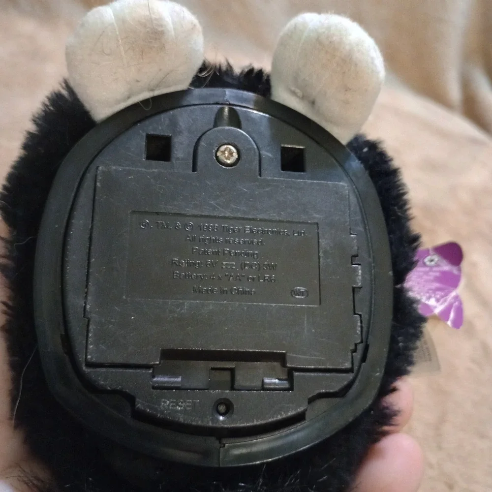 Vintage 1998 Tiger Electronics Furby Raven Black White Feet Original Tag 70-800
